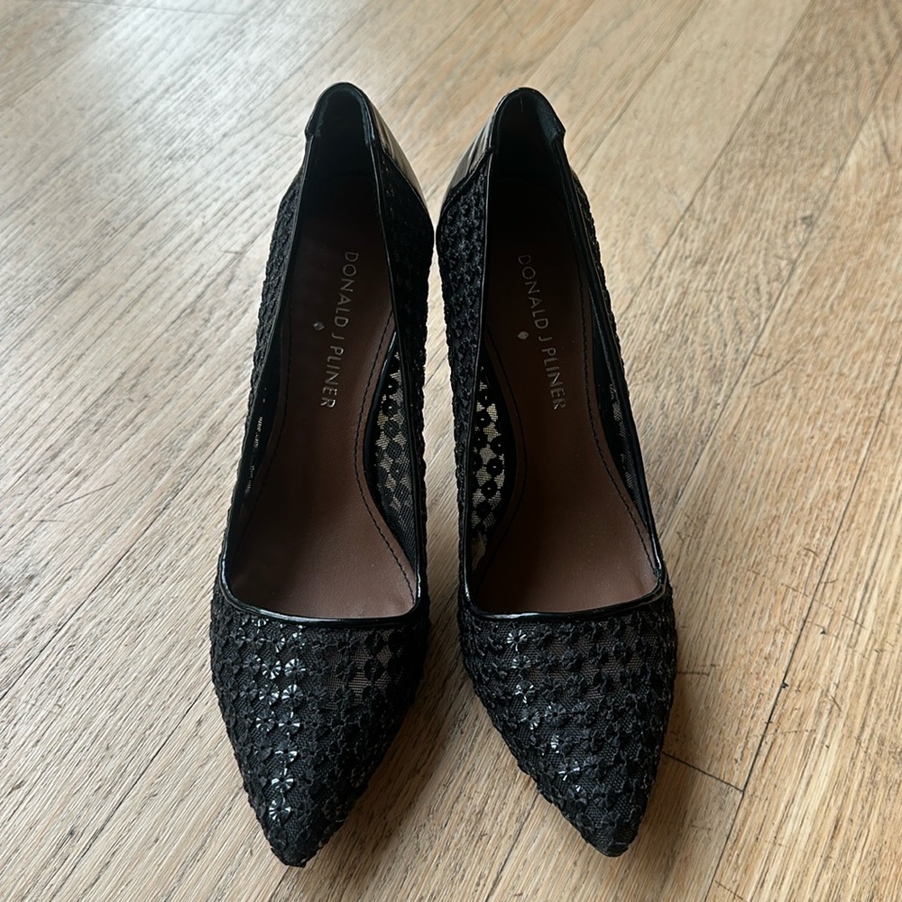 Donald J Pliner Black Pumps with unique detailing in size 5.5
